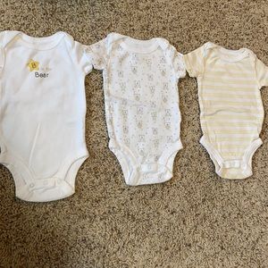 BNWOT Koala Baby 3-pack super soft 0-3M bodysuit bundle for baby boy or girl!